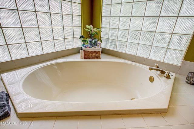 8342 AMHERST HILLS Lane, Jacksonville, FL 32256