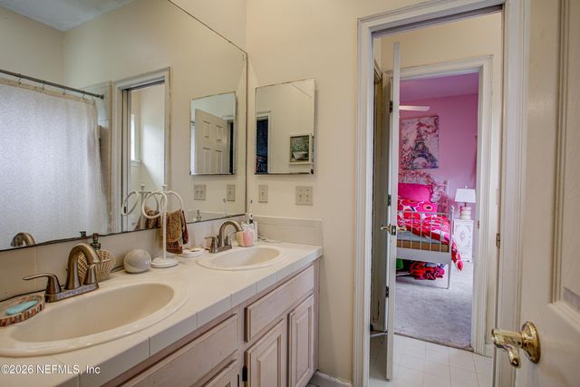 8342 AMHERST HILLS Lane, Jacksonville, FL 32256