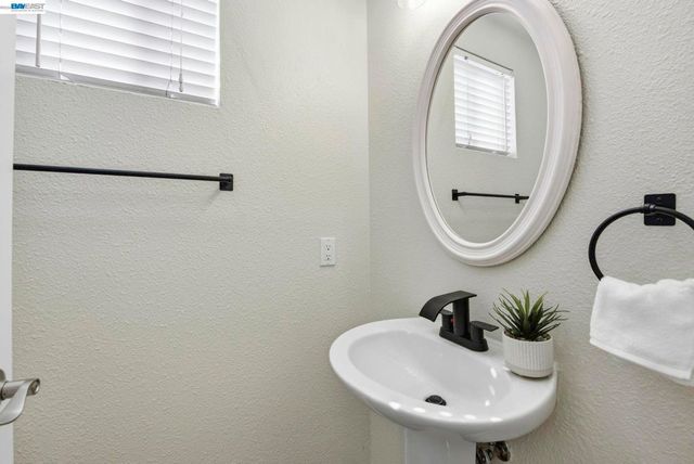 1085 La Brea Ter, Union City, CA 94587
