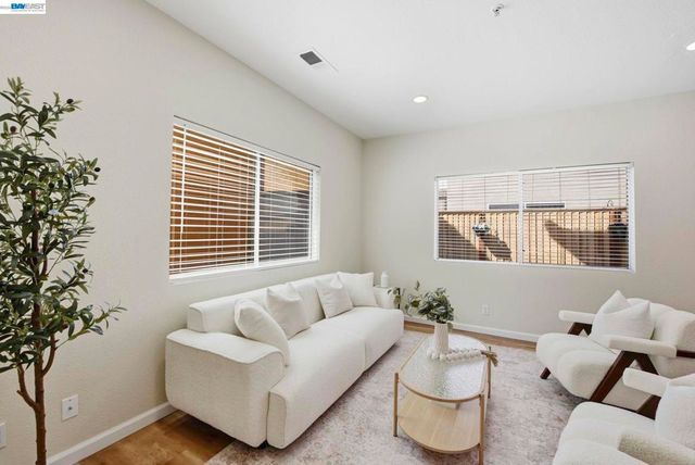 1085 La Brea Ter, Union City, CA 94587