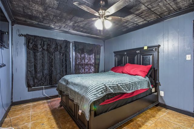 1115 S Hazelwood Street, Sherman, TX 75090