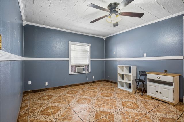 1115 S Hazelwood Street, Sherman, TX 75090