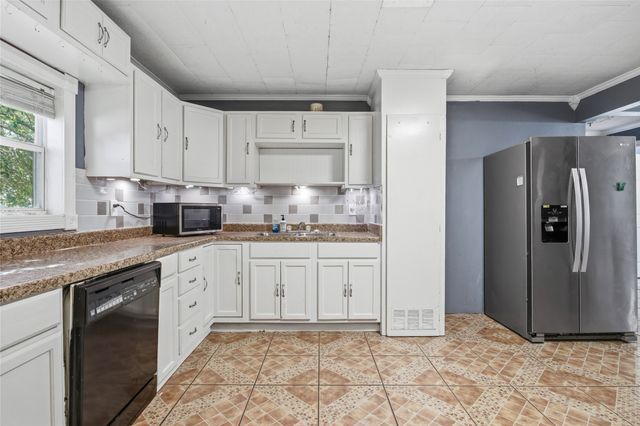 1115 S Hazelwood Street, Sherman, TX 75090