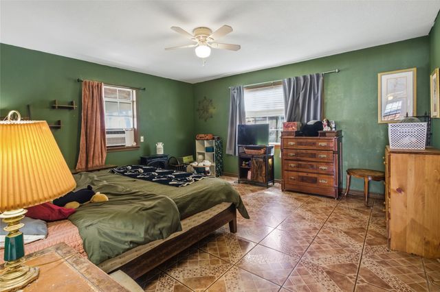 1115 S Hazelwood Street, Sherman, TX 75090