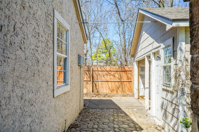 1115 S Hazelwood Street, Sherman, TX 75090