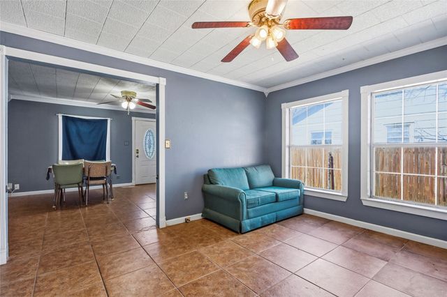 1115 S Hazelwood Street, Sherman, TX 75090