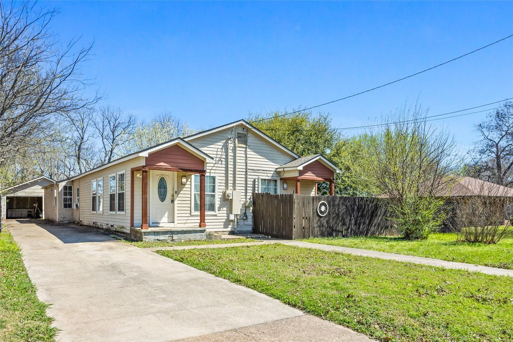 1115 S Hazelwood Street, Sherman, TX 75090