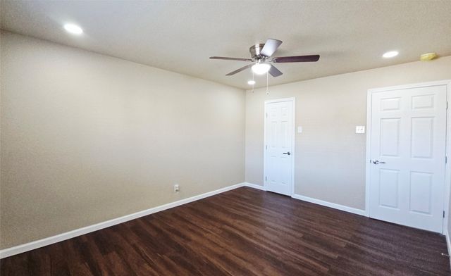 1010 La Fontana, Grand Prairie, TX 75052