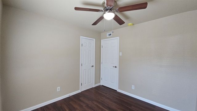 1010 La Fontana, Grand Prairie, TX 75052