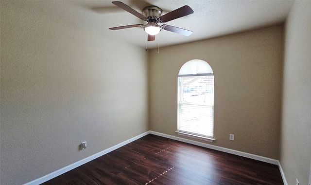 1010 La Fontana, Grand Prairie, TX 75052