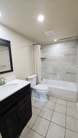 1010 La Fontana, Grand Prairie, TX 75052