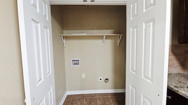 1010 La Fontana, Grand Prairie, TX 75052