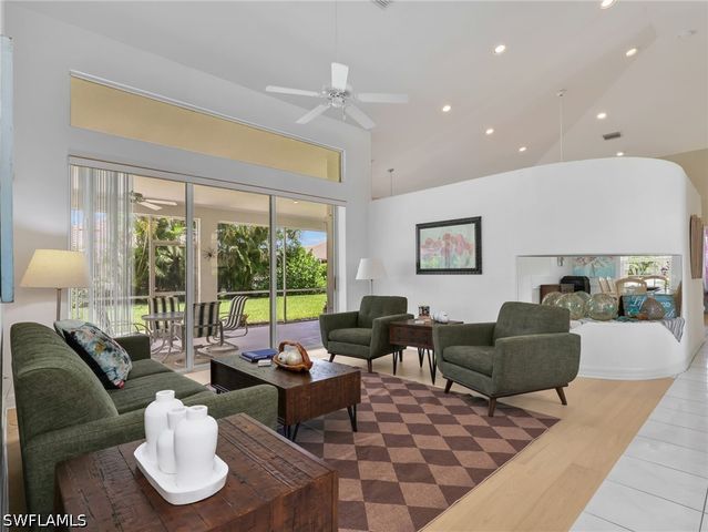 2031 Teagarden LN, Naples, FL 34110