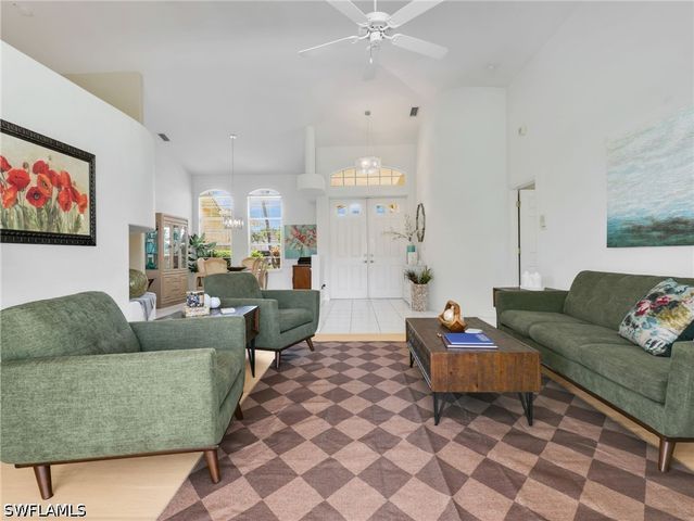 2031 Teagarden LN, Naples, FL 34110