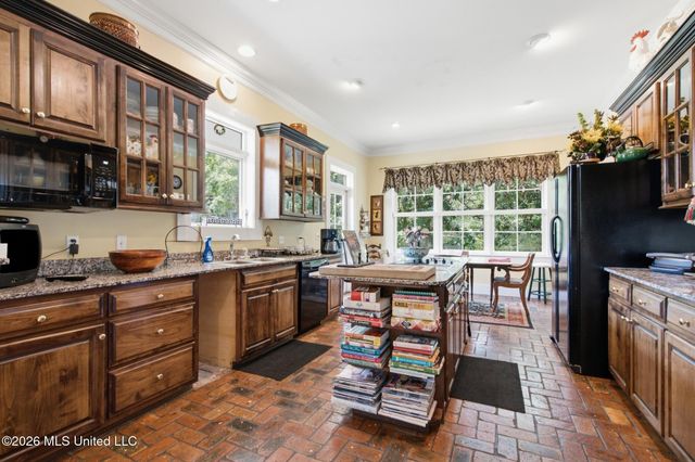 1409 Ladnier Road, Gautier, MS 39553