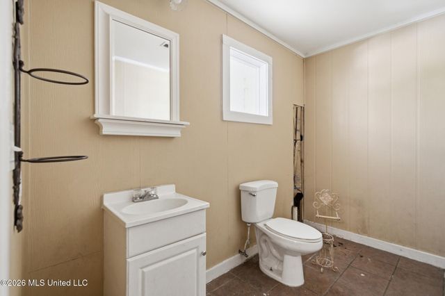 1409 Ladnier Road, Gautier, MS 39553