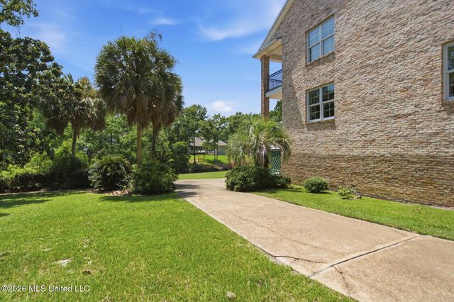 1409 Ladnier Road, Gautier, MS 39553