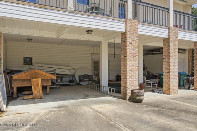1409 Ladnier Road, Gautier, MS 39553