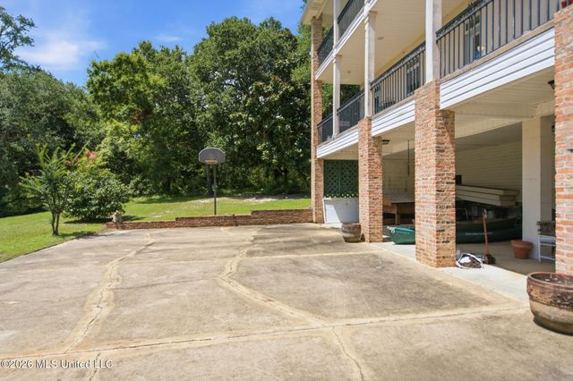 1409 Ladnier Road, Gautier, MS 39553
