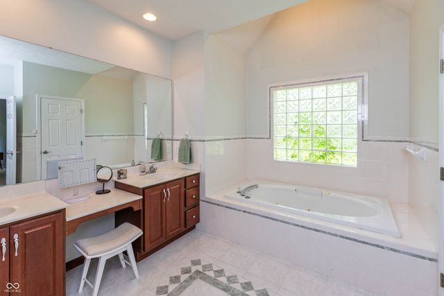 5600 N Red Oak Drive, Greenfield, IN 46140