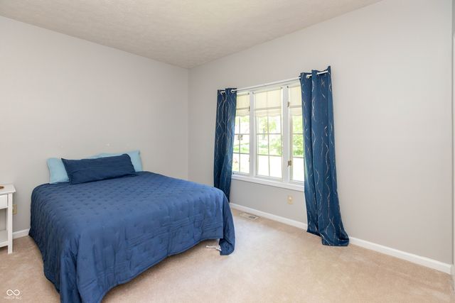 5600 N Red Oak Drive, Greenfield, IN 46140