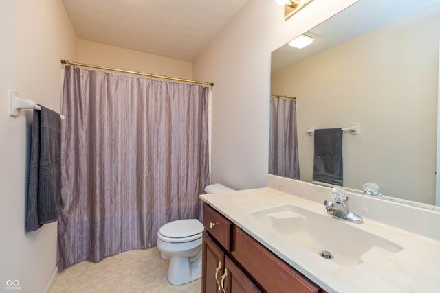 5600 N Red Oak Drive, Greenfield, IN 46140