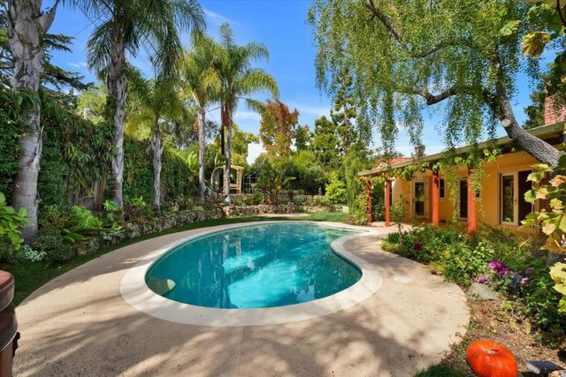 17618 San Benito Way, Monte Sereno, CA 95030