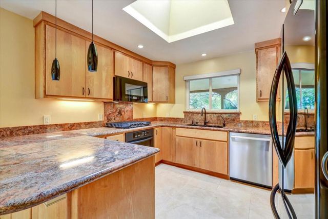 17618 San Benito Way, Monte Sereno, CA 95030
