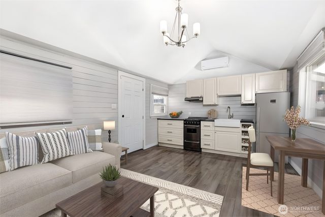 13301 56th Avenue S, Tukwila, WA 98178