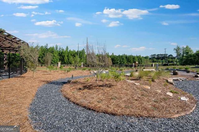 81 Bennett Farm Drive, Loganville, GA 30052