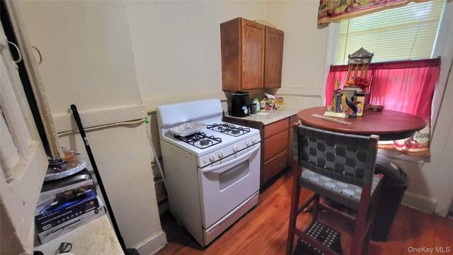 242 Mansion Street, Poughkeepsie, NY 12601