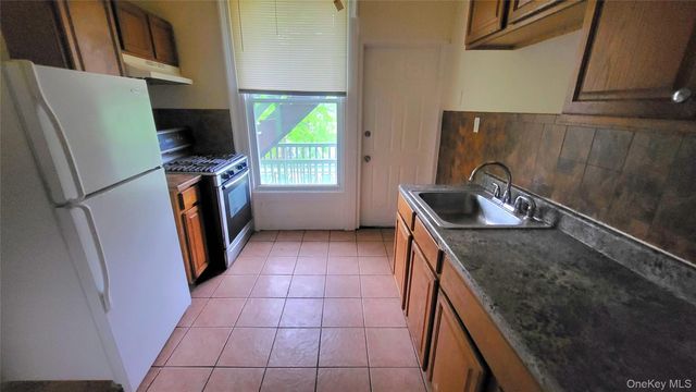 242 Mansion Street, Poughkeepsie, NY 12601