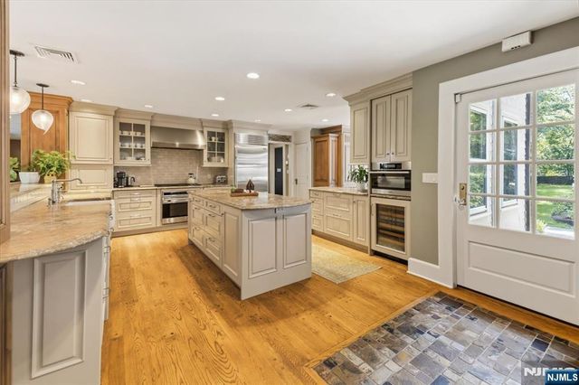 508 Summit Avenue, Oradell, NJ 07649