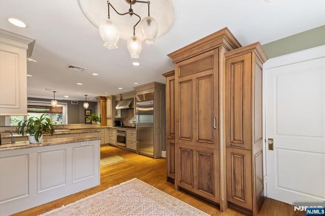 508 Summit Avenue, Oradell, NJ 07649