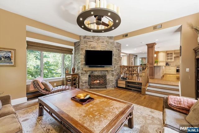508 Summit Avenue, Oradell, NJ 07649