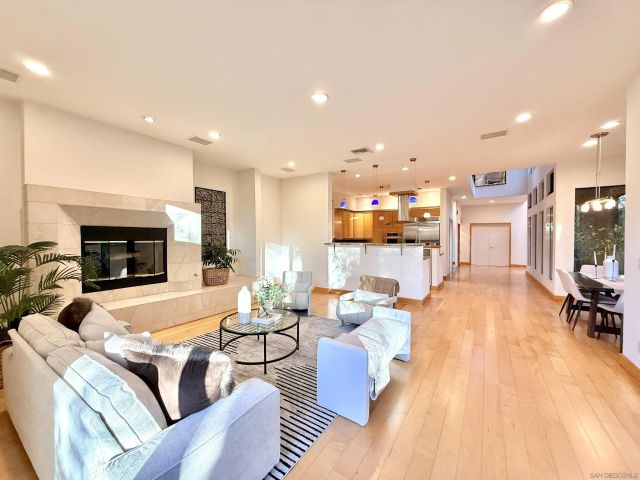 3566 Albatross St, San Diego, CA 92103