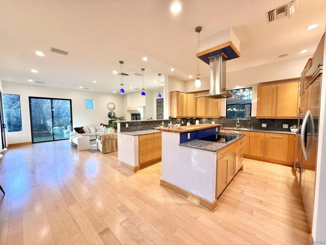3566 Albatross St, San Diego, CA 92103