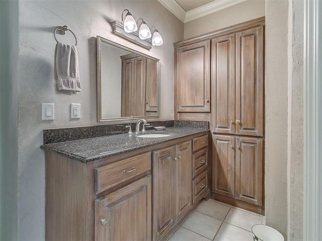 4817 Oakdale Farm Road, Edmond, OK 73013