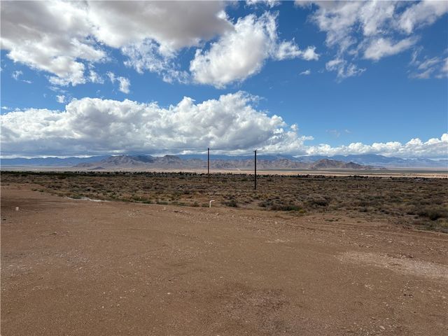 9691 N Atossa Road, Kingman, AZ 86401