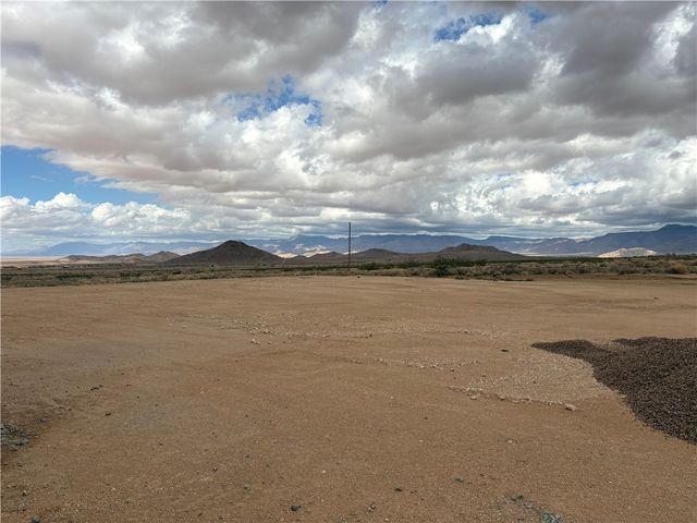 9691 N Atossa Road, Kingman, AZ 86401