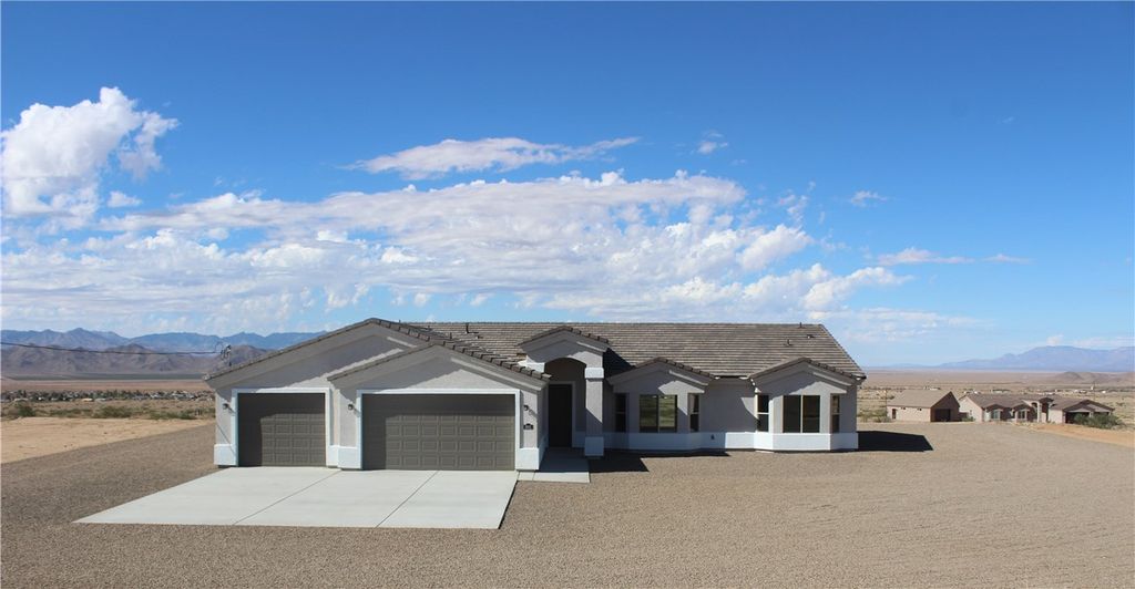 9691 N Atossa Road, Kingman, AZ 86401