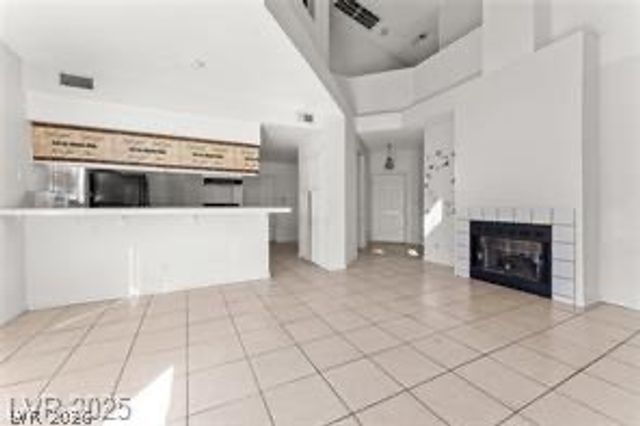 6673 Silver Penny Avenue, Las Vegas, NV 89108