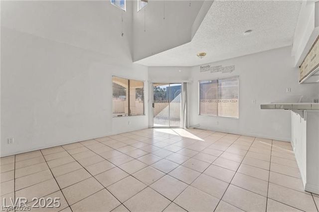 6673 Silver Penny Avenue, Las Vegas, NV 89108