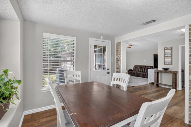 728 Lake Crest Parkway, Azle, TX 76020