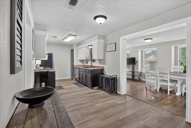 728 Lake Crest Parkway, Azle, TX 76020