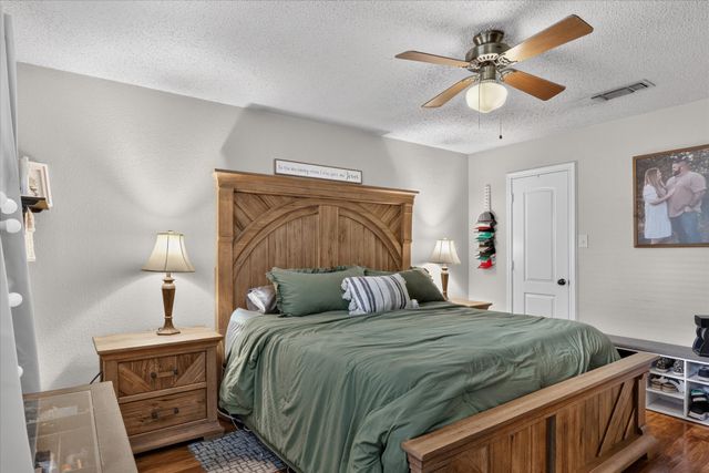 728 Lake Crest Parkway, Azle, TX 76020