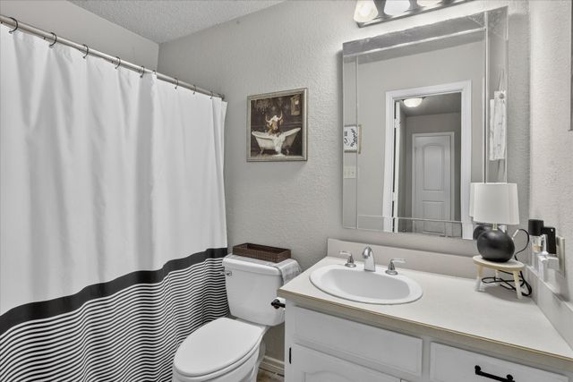 728 Lake Crest Parkway, Azle, TX 76020