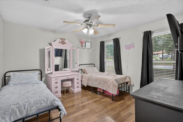 728 Lake Crest Parkway, Azle, TX 76020