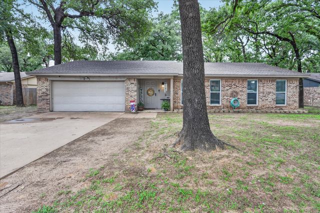 728 Lake Crest Parkway, Azle, TX 76020