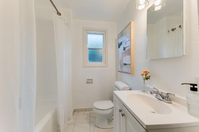 2620 Middlefield Road, Palo Alto, CA 94306